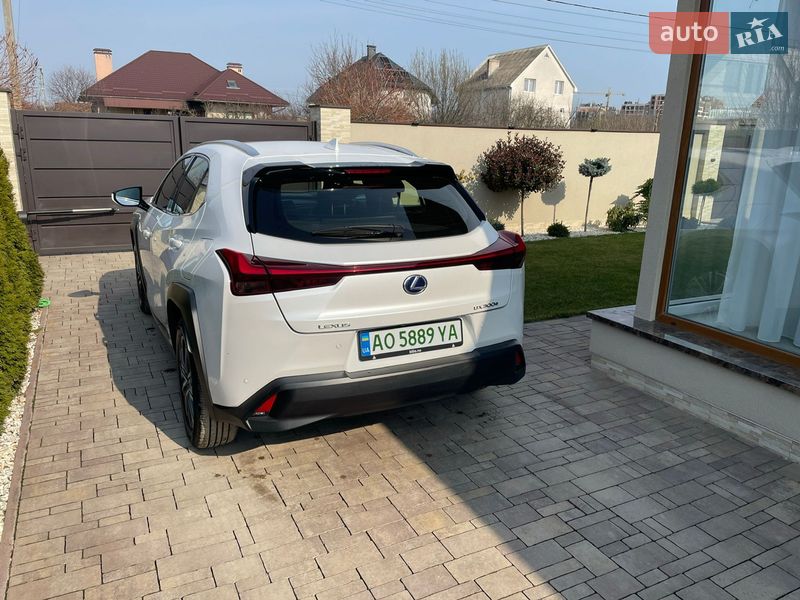 Внедорожник / Кроссовер Lexus UX 2020 в Ужгороде