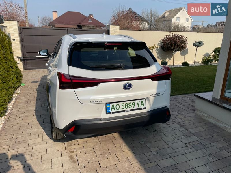 Внедорожник / Кроссовер Lexus UX 2020 в Ужгороде