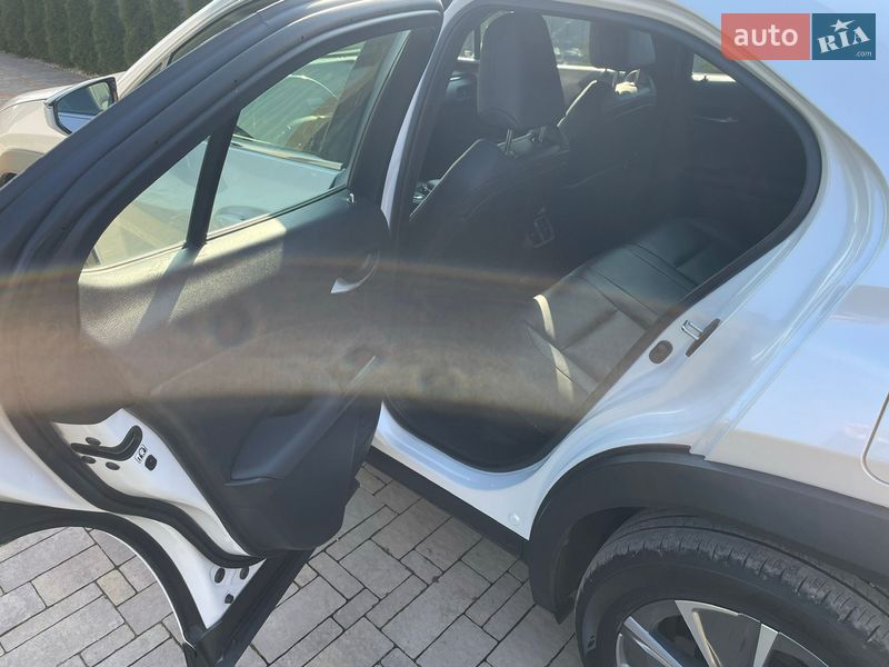 Внедорожник / Кроссовер Lexus UX 2020 в Ужгороде