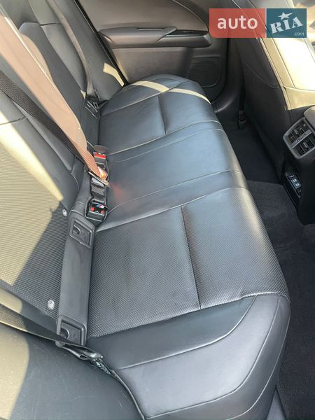 Внедорожник / Кроссовер Lexus UX 2020 в Ужгороде