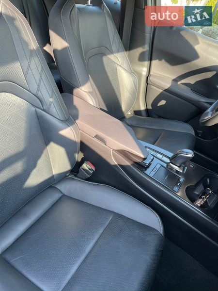 Внедорожник / Кроссовер Lexus UX 2020 в Ужгороде