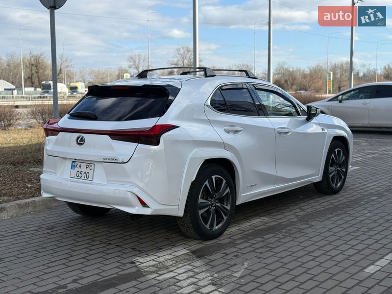 Внедорожник / Кроссовер Lexus UX 2019 в Киеве