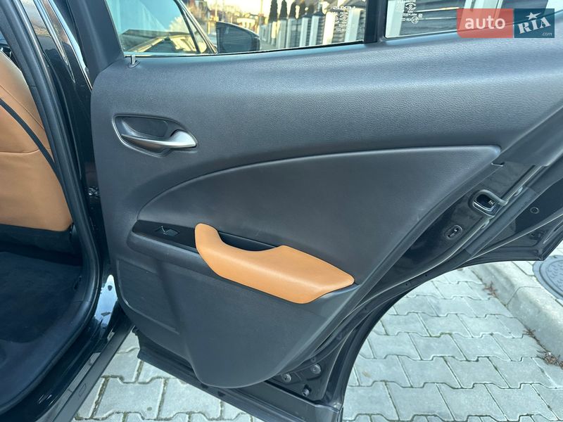 Внедорожник / Кроссовер Lexus UX 2020 в Трускавце