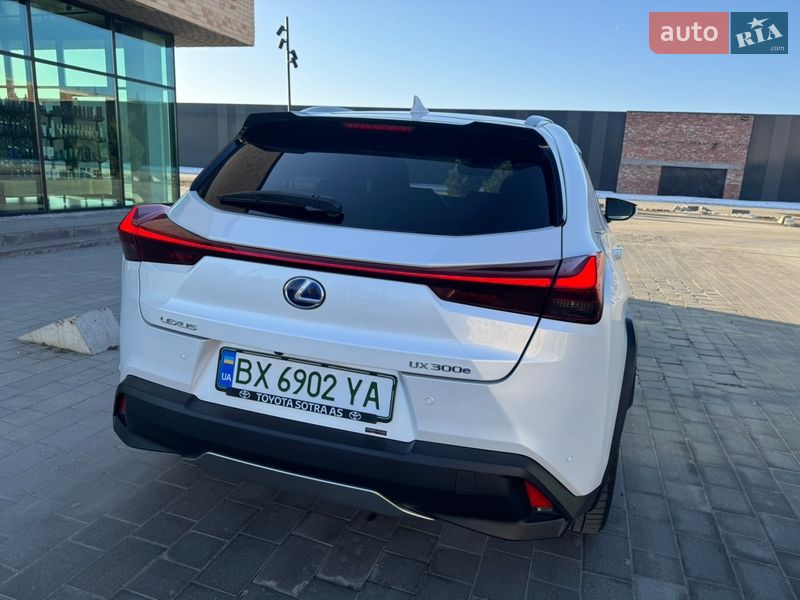 Внедорожник / Кроссовер Lexus UX 2022 в Хмельницком