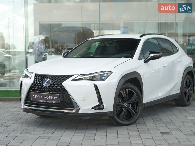 Lexus UX 2021