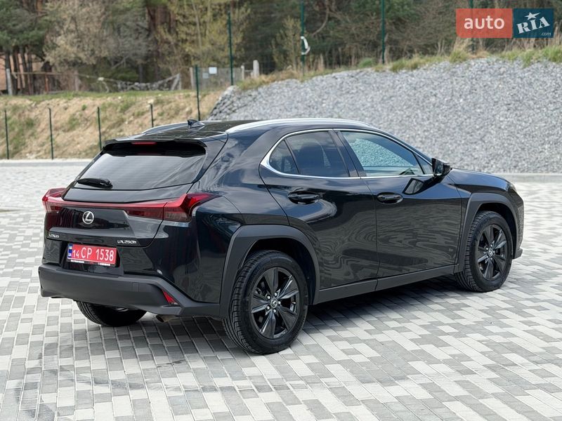 Позашляховик / Кросовер Lexus UX 2023 в Львові