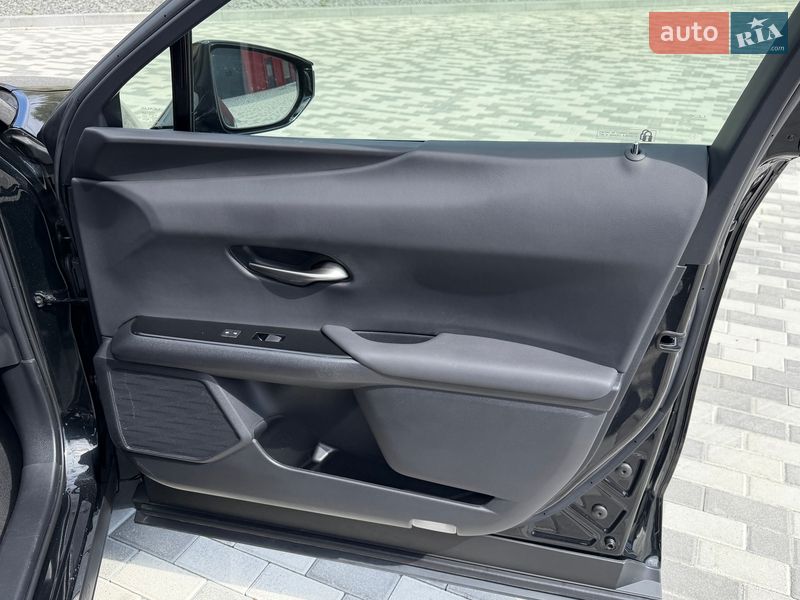 Позашляховик / Кросовер Lexus UX 2023 в Львові