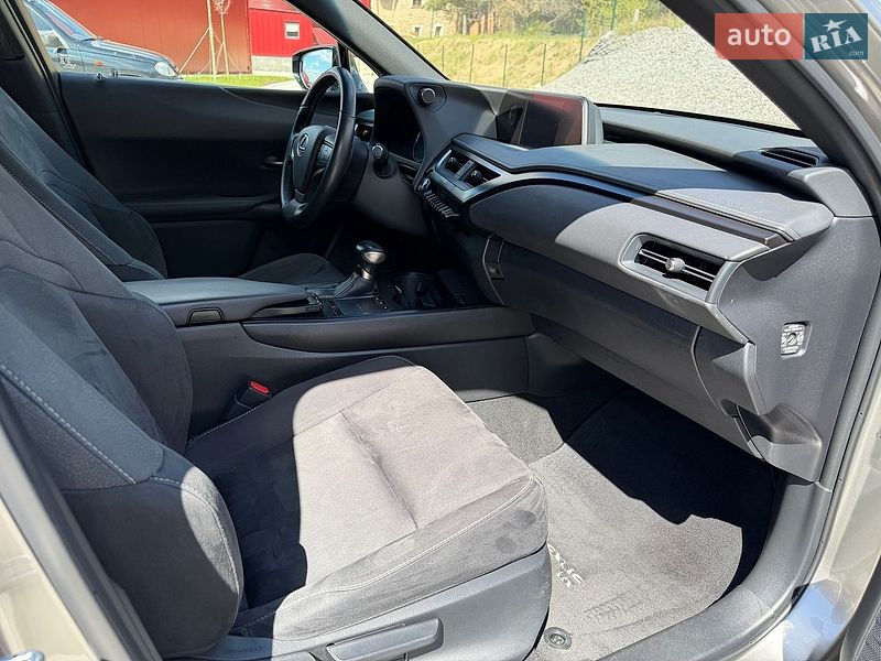 Внедорожник / Кроссовер Lexus UX 2020 в Львове