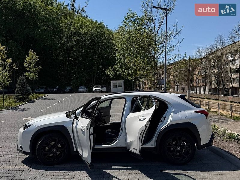 Внедорожник / Кроссовер Lexus UX 2021 в Львове