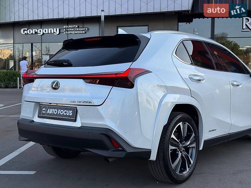 Внедорожник / Кроссовер Lexus UX 2022 в Киеве