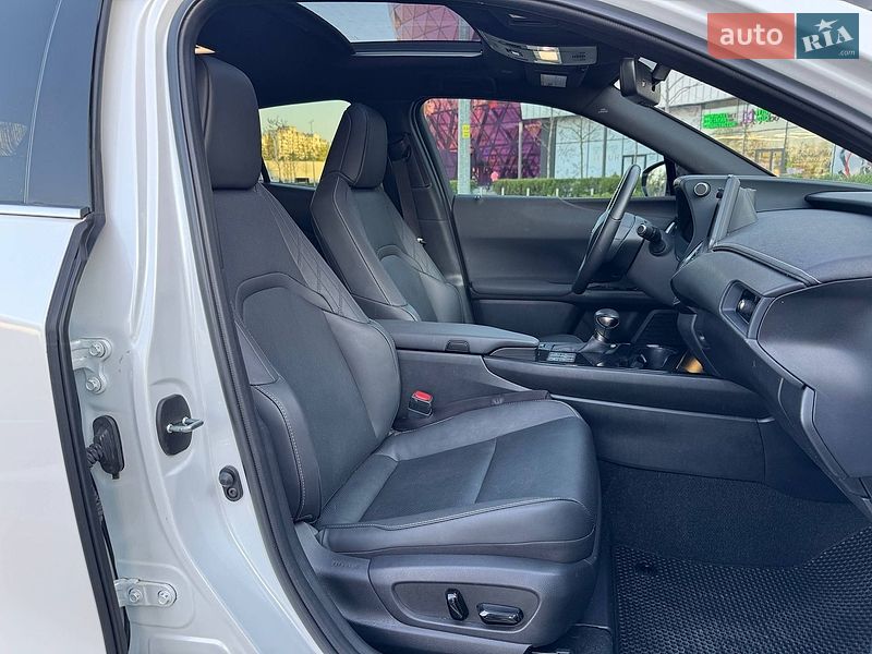 Внедорожник / Кроссовер Lexus UX 2022 в Киеве