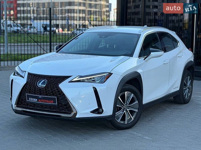 Lexus UX 2021