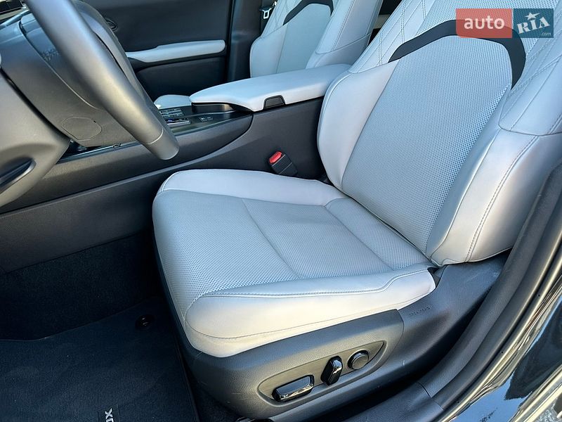 Внедорожник / Кроссовер Lexus UX 2025 в Киеве