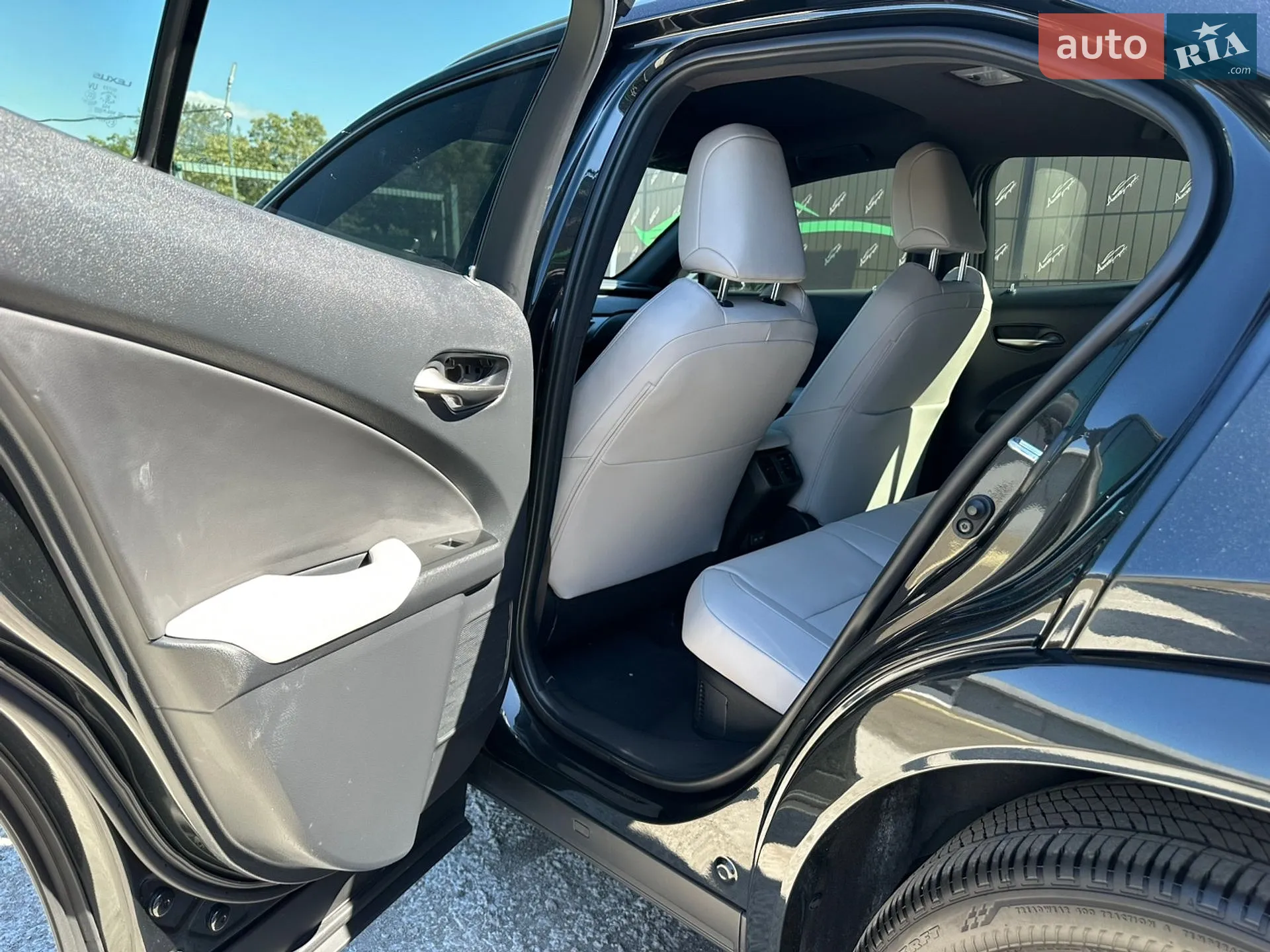 2025 Lexus UX - мініатюра 16
