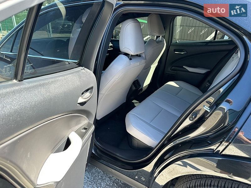 Внедорожник / Кроссовер Lexus UX 2025 в Киеве