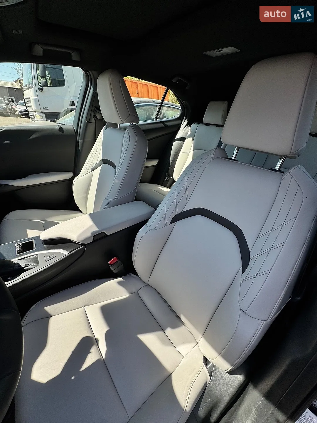 2023 Lexus UX - мініатюра 13
