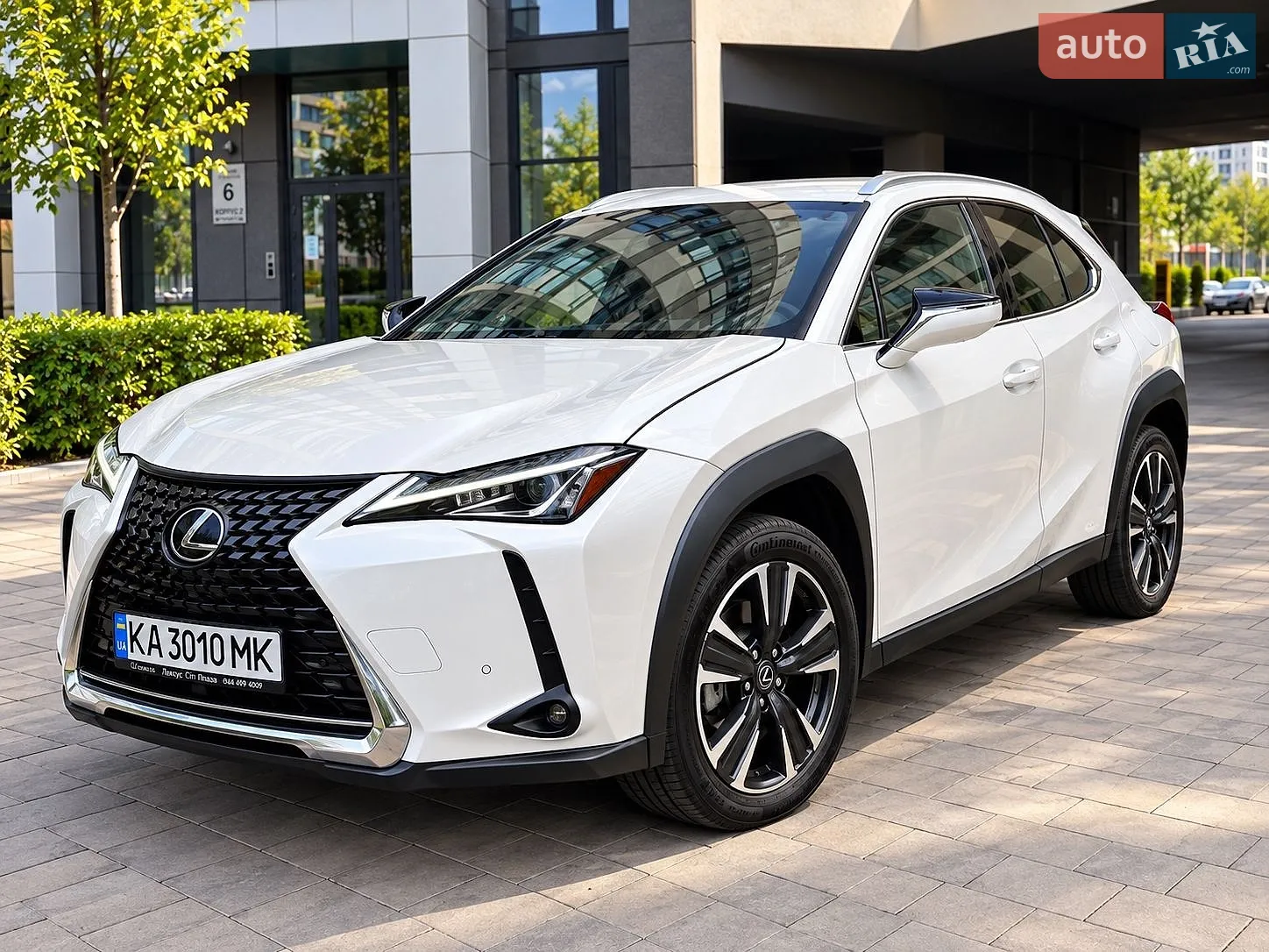 2019 Lexus UX - фото 1