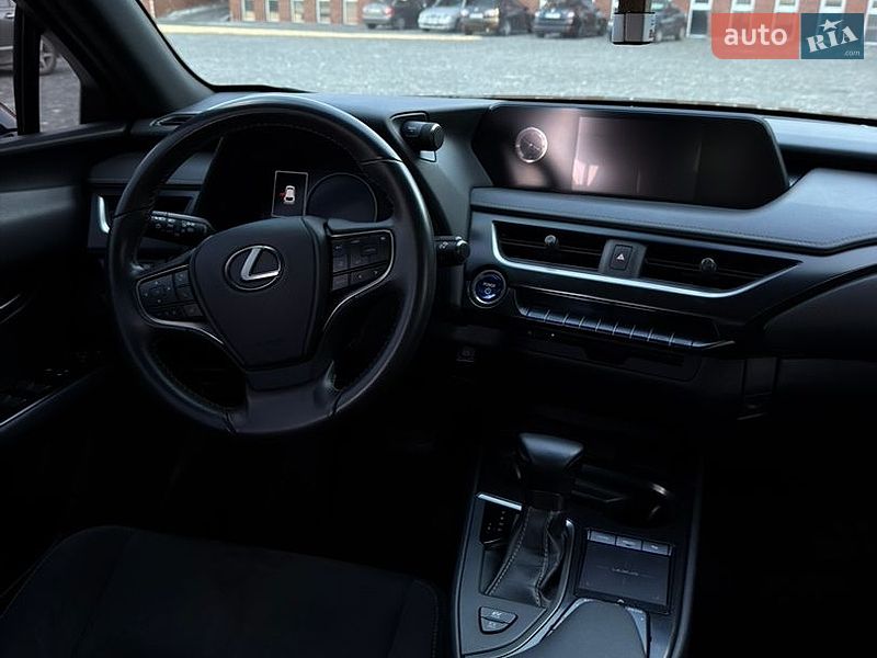 Позашляховик / Кросовер Lexus UX 2020 в Дніпрі
