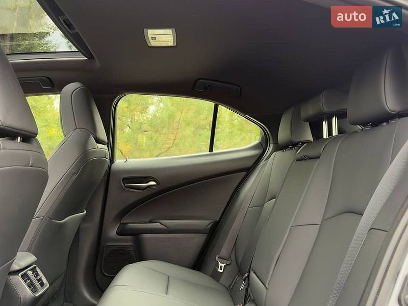 Позашляховик / Кросовер Lexus UX 2023 в Києві