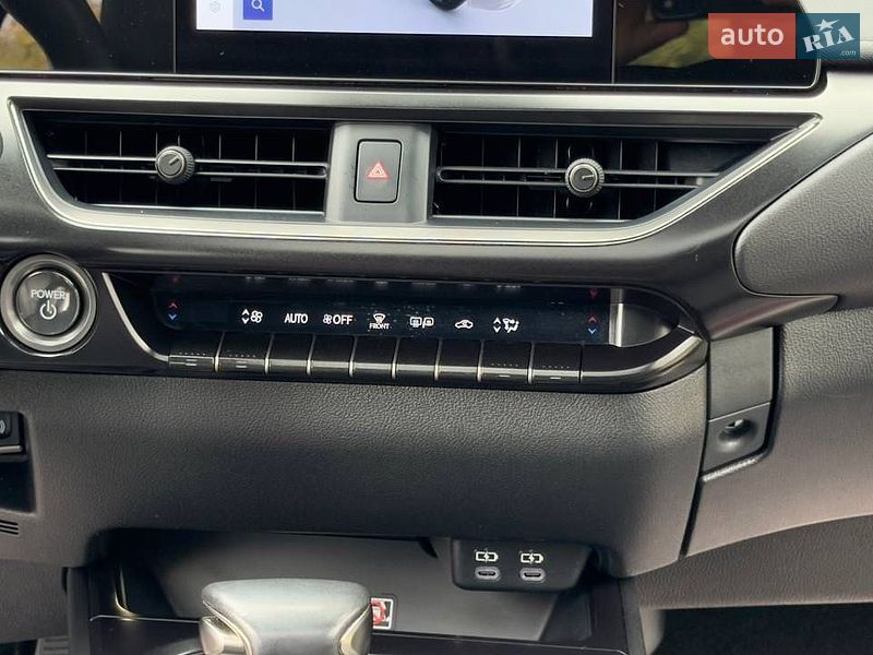 Позашляховик / Кросовер Lexus UX 2023 в Києві