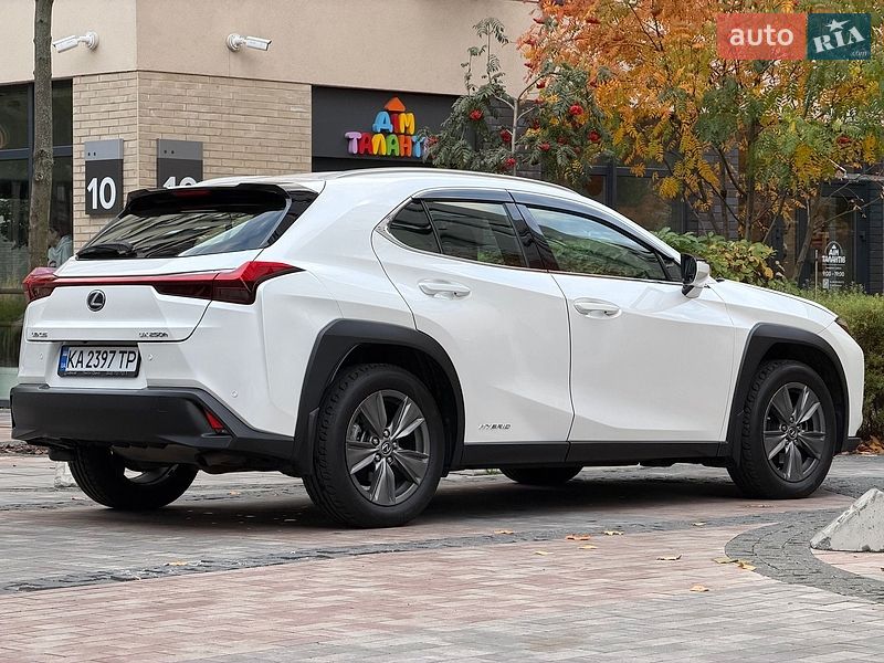 Внедорожник / Кроссовер Lexus UX 2020 в Киеве