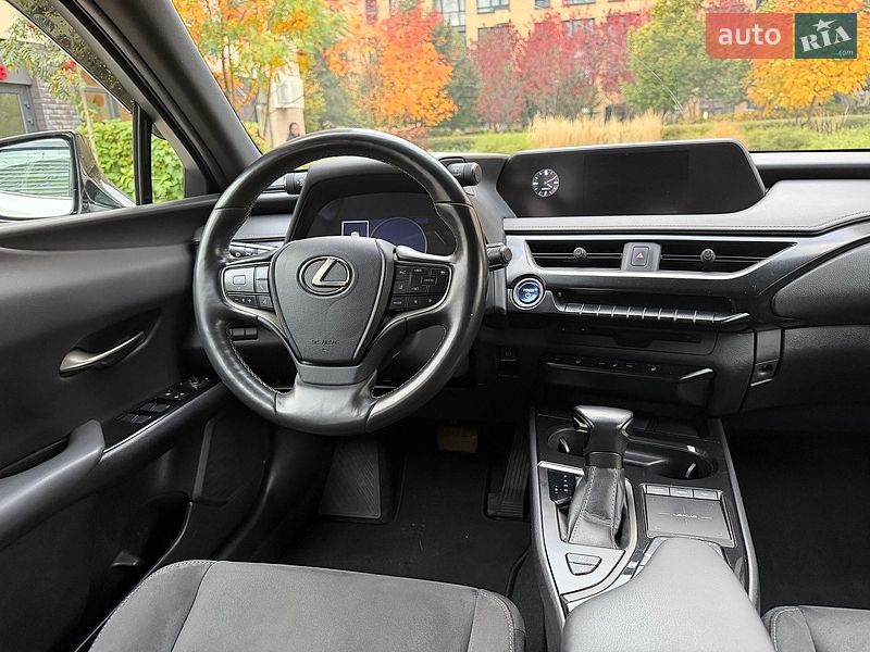Внедорожник / Кроссовер Lexus UX 2020 в Киеве