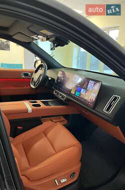 Внедорожник / Кроссовер Li Auto L6 2024 в 
