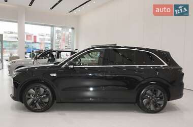 Внедорожник / Кроссовер Li Auto L6 2025 в 
