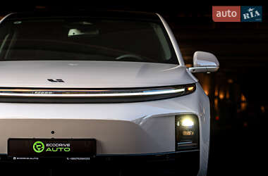 Внедорожник / Кроссовер Li Auto L6 2025 в 