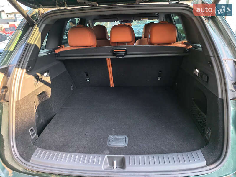 Внедорожник / Кроссовер Li Auto L6 2024 в Киеве