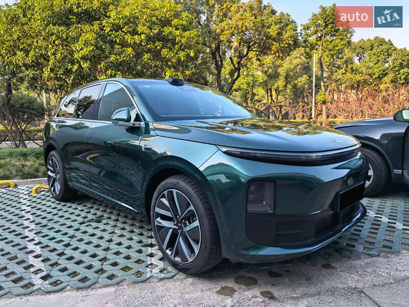 Внедорожник / Кроссовер Li Auto L6 2024 в Киеве
