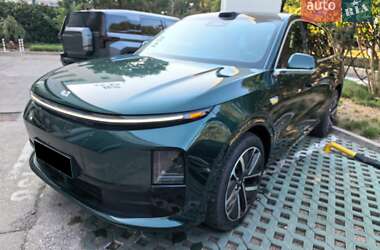 Внедорожник / Кроссовер Li Auto L6 2024 в Киеве