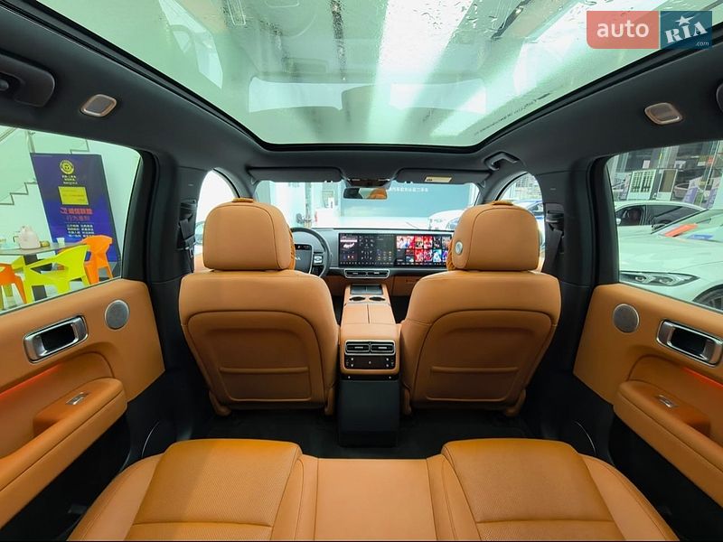 Внедорожник / Кроссовер Li Auto L6 2024 в Киеве