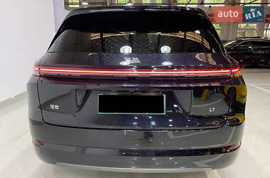 Внедорожник / Кроссовер Li Auto L7 2024 в 