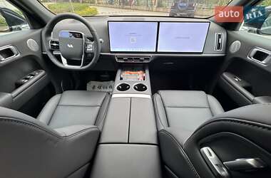 Внедорожник / Кроссовер Li Auto L7 2024 в 