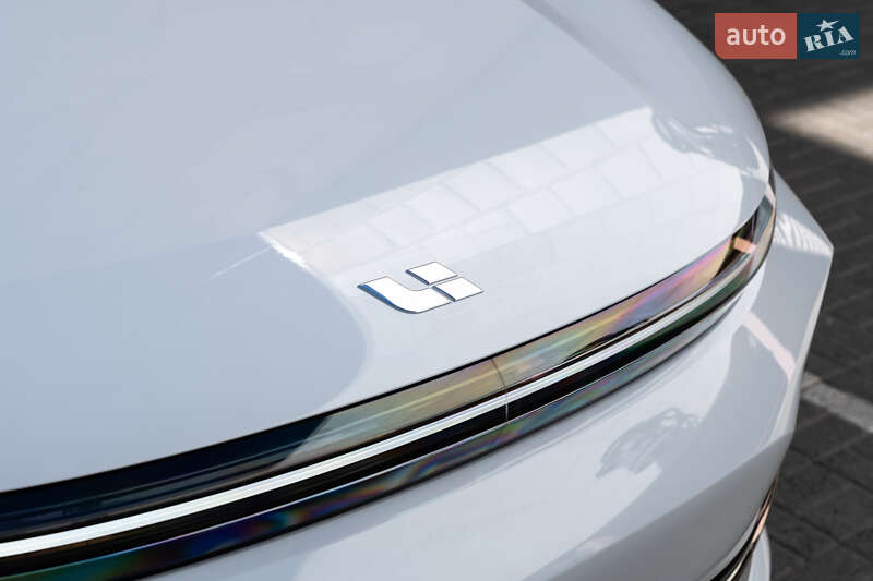 Внедорожник / Кроссовер Li Auto L7 2024 в Одессе