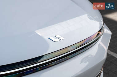 Внедорожник / Кроссовер Li Auto L7 2024 в 