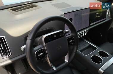 Внедорожник / Кроссовер Li Auto L7 2024 в 