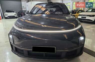 Внедорожник / Кроссовер Li Auto L7 2024 в 