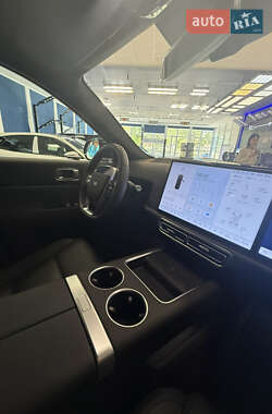 Внедорожник / Кроссовер Li Auto L7 2024 в 