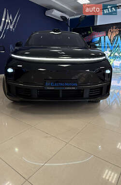 Внедорожник / Кроссовер Li Auto L7 2024 в 