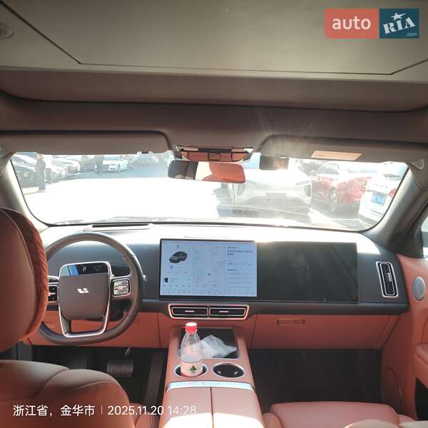 Внедорожник / Кроссовер Li Auto L7 2024 в Киеве