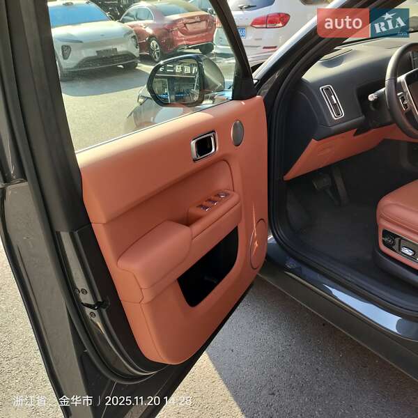 Внедорожник / Кроссовер Li Auto L7 2024 в Киеве