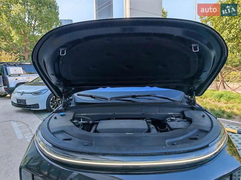 Внедорожник / Кроссовер Li Auto L7 2024 в Киеве