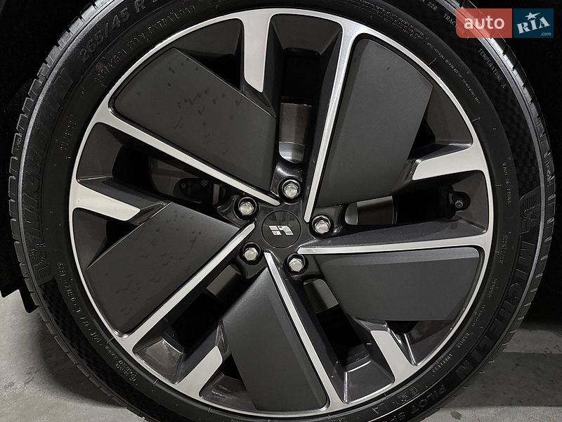 Внедорожник / Кроссовер Li Auto L7 2026 в Киеве