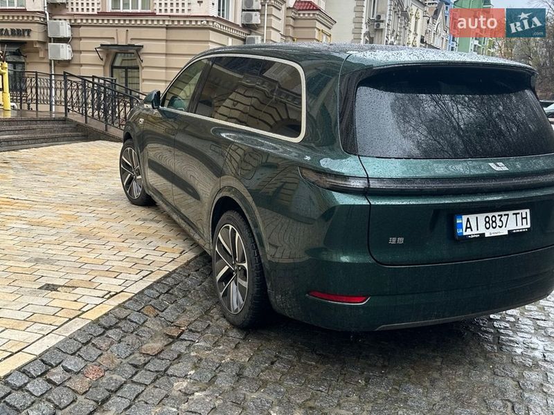 Внедорожник / Кроссовер Li Auto L9 2024 в Киеве