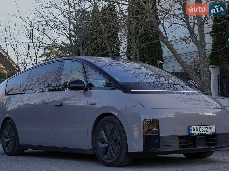 Li Auto MEGA 2025
