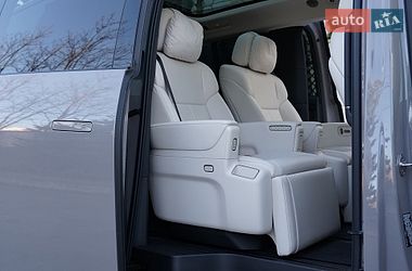 Минивэн Li Auto MEGA 2025 в Киеве