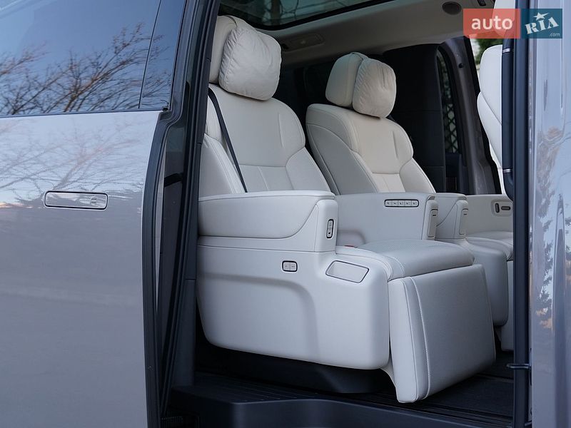 Минивэн Li Auto MEGA 2025 в Киеве