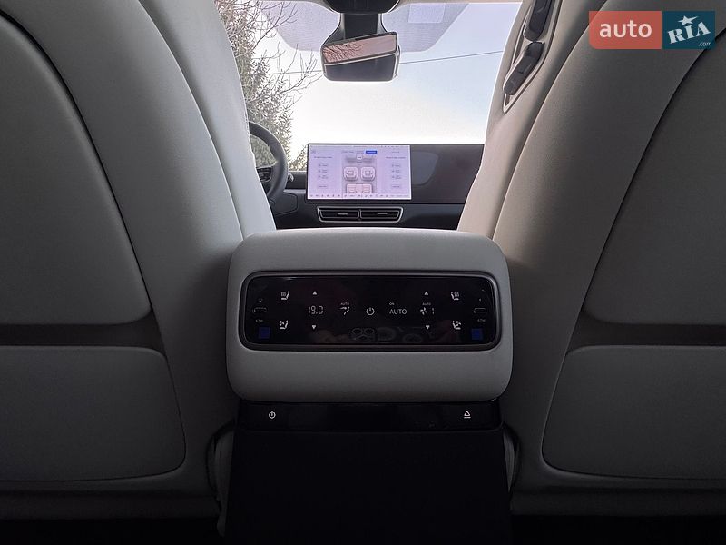 Минивэн Li Auto MEGA 2025 в Киеве